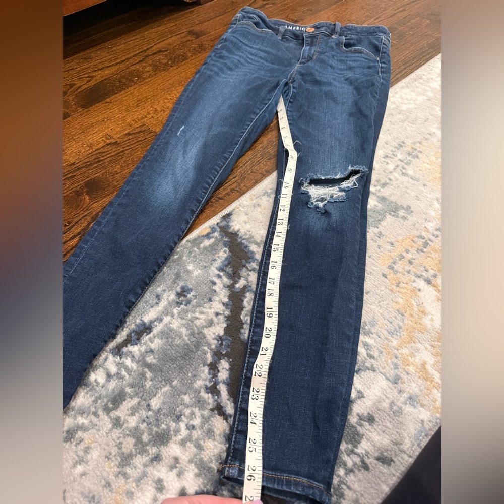 American Eagle High Rise Jegging Size 10R ripped knee - Picture 6 of 9